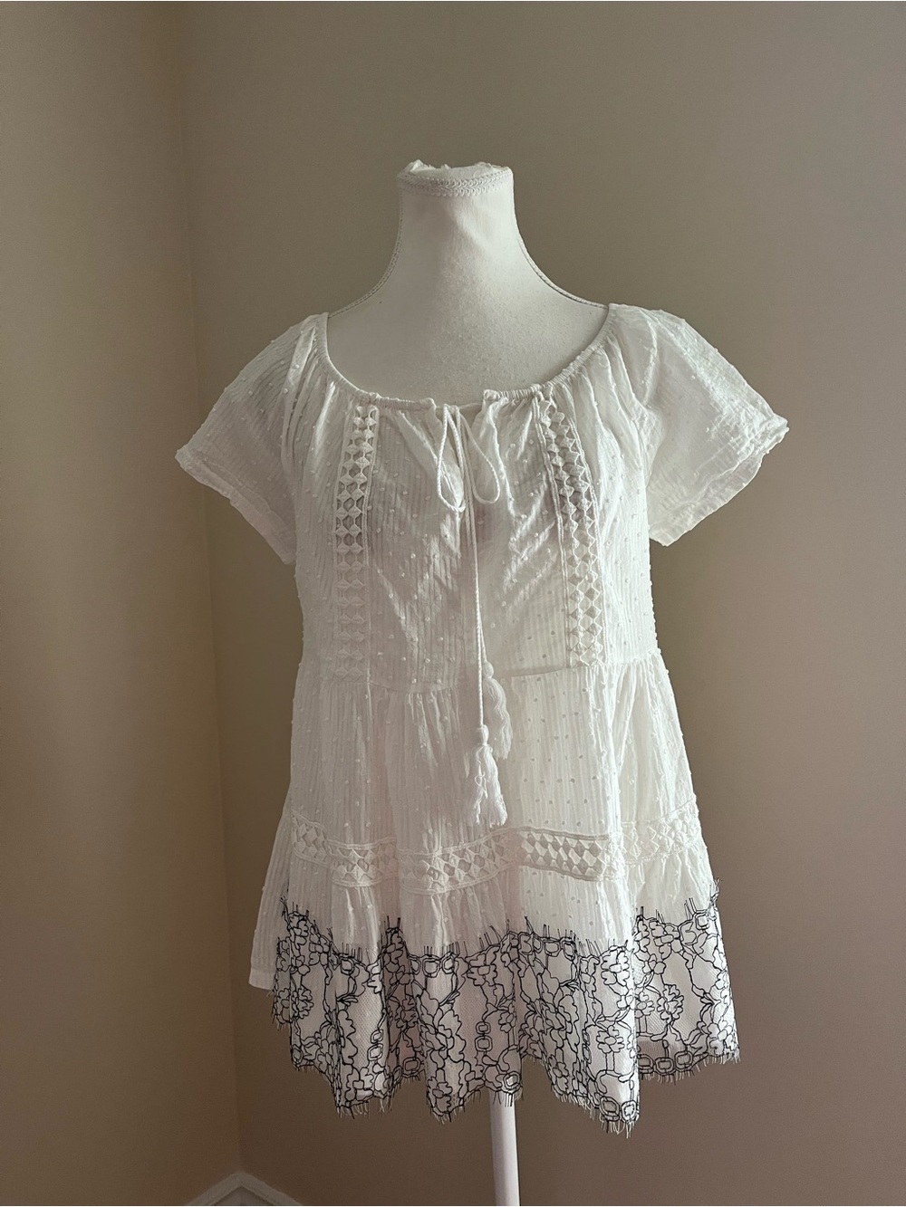 Women’s White Peasant Tunic Top with Black Lace Hem